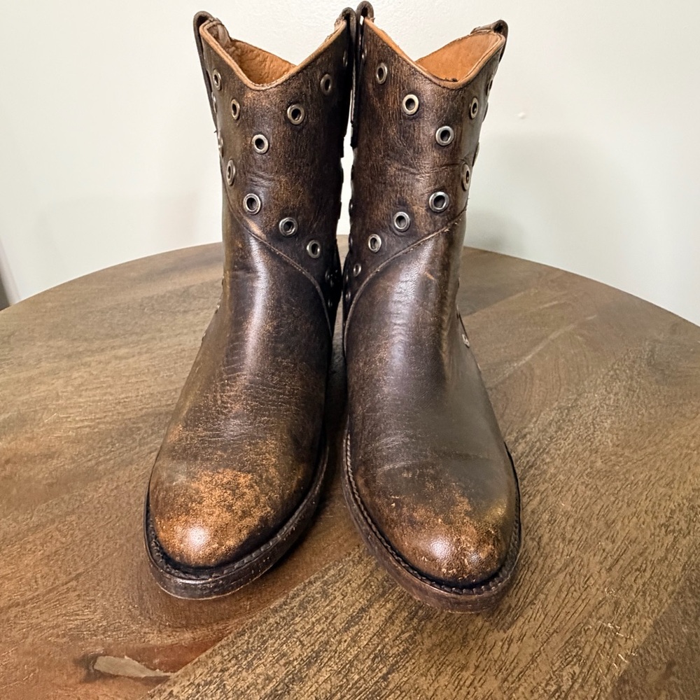 Frye Diana Grommet Short Boots - Picture 4 of 7